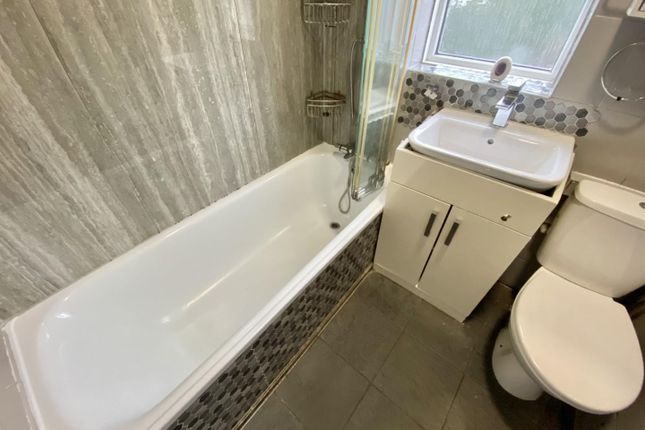 16, Winchester Road, Hayes photo 4