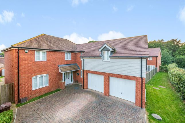 Thumbnail Detached house for sale in Hawthorn Close, Maidstone