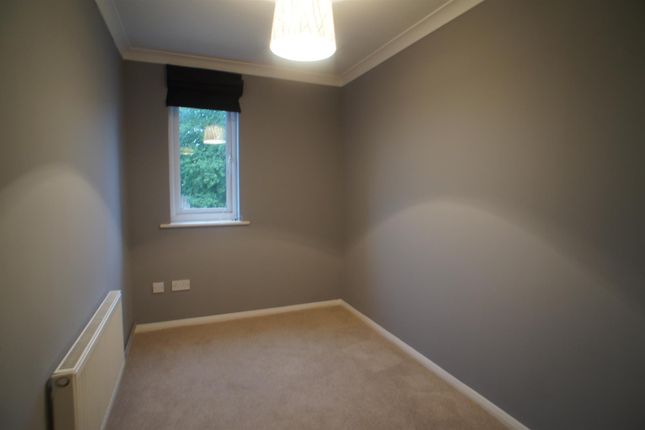 Flat for sale in Howard Close, Waltham Abbey