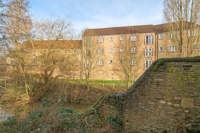 Flat for sale in Ellworthy Court, Frome