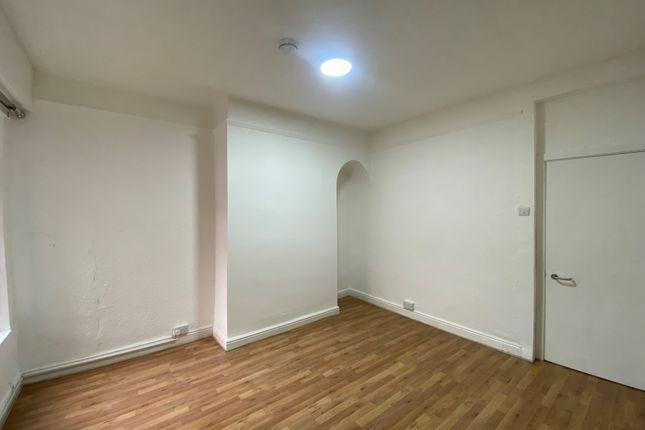 203, Salford photo 5