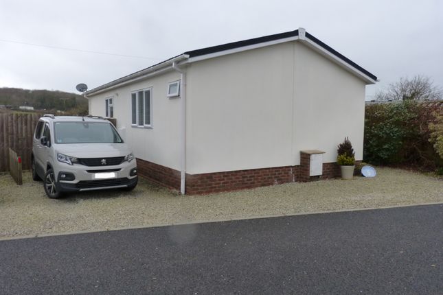 2-bed caravan on 5, Luxulyan, £153,500