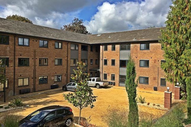 Thumbnail Flat for sale in Brookfield Road, Wooburn Green, High Wycombe