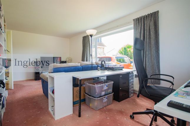 12, Grendale Court, Loftus photo 4