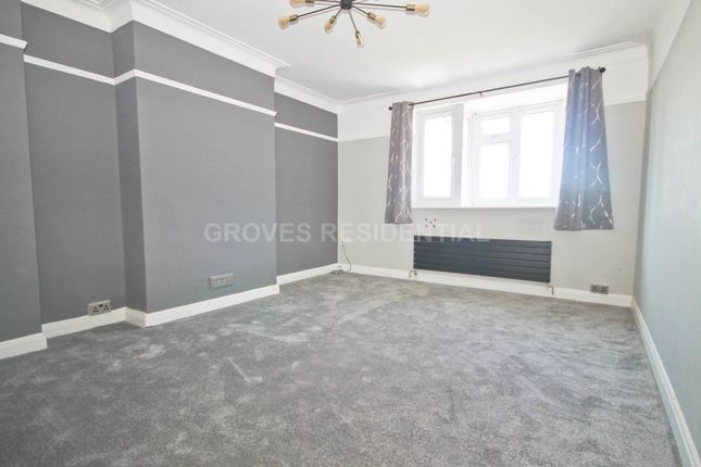 Thumbnail Maisonette to rent in The Triangle, Kingston Upon Thames