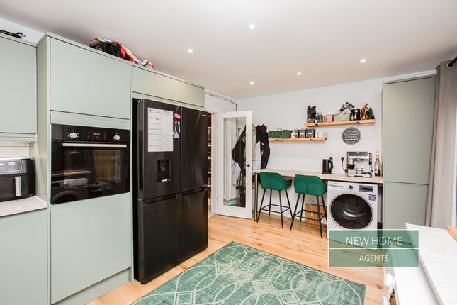 65, Forest View, Mountain Ash photo 5