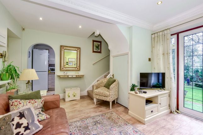Windmill Court,Flat 7, Windmill Lane, Bushey photo 2