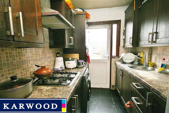 Terraced house for sale in Bedford Avenue, Hayes