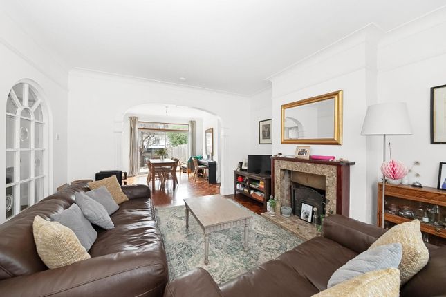 75, Glennie Road, London photo 2