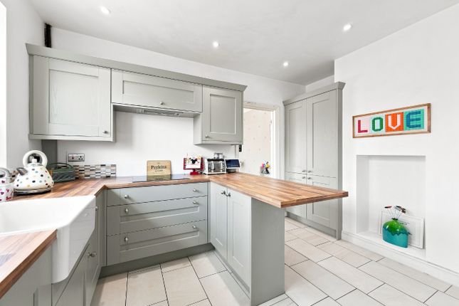 53, Ball Road, Cardiff photo 2