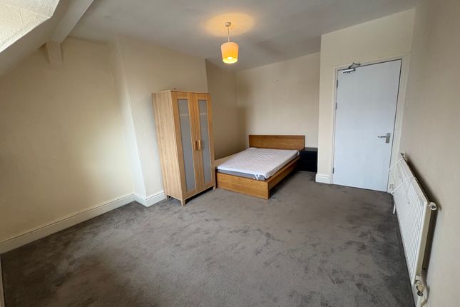 49a, Bristol photo 3