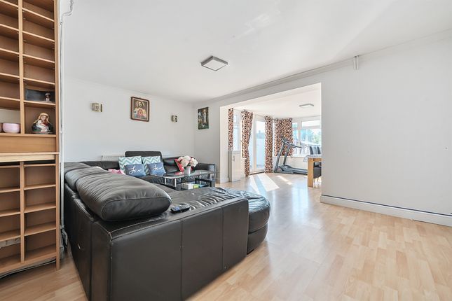 13, Wetherby Road, Enfield photo 3