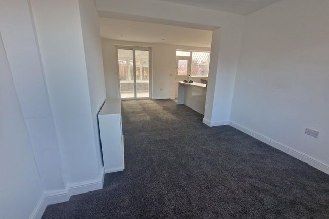 2, Westbourne Crescent, PONTEFRACT photo 5