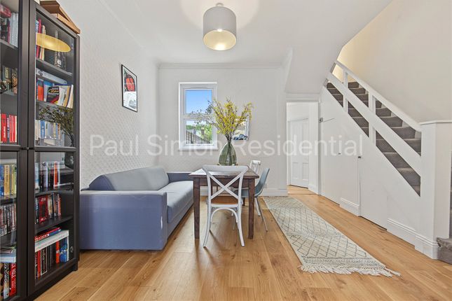 53, Park Ridings, London photo 4