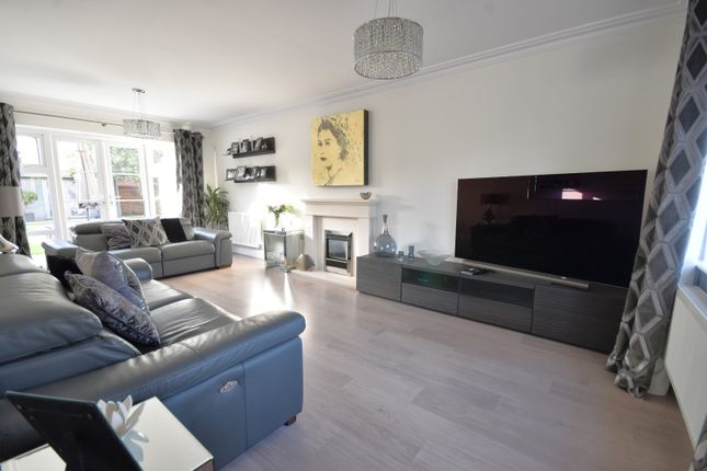 43, Oakwood Road, Surrey photo 2