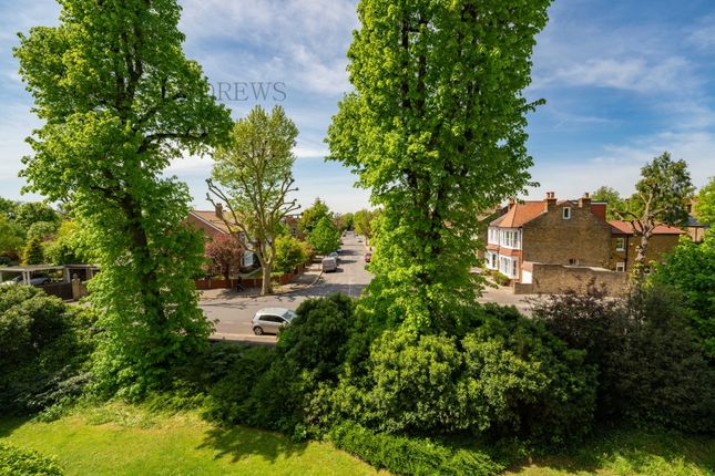 Flat for sale in St Stephens Court, The Avenue, Ealing