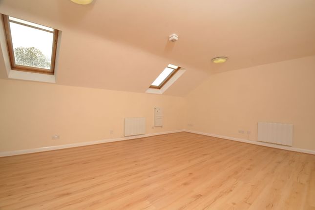 Flat 20 St Michaels House, 69, Bell Green, London photo 3