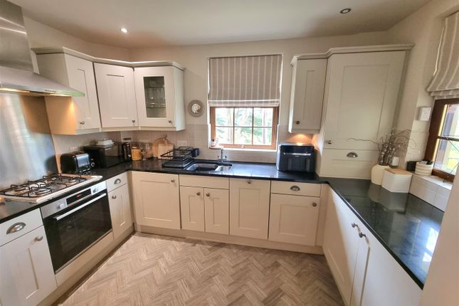10, The Beeches, Launceston photo 4