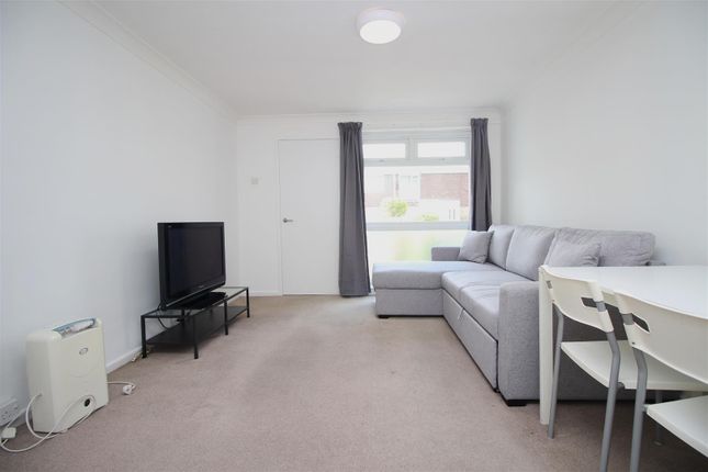 19, Trentham Avenue, Newcastle Upon Tyne photo 2