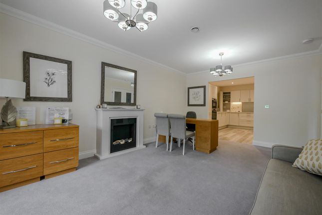 18, flat 2, Longcross Place, Winterbrook, Wallingford photo 2