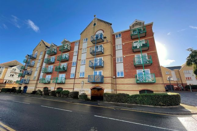 Flat for sale in Abbotsford House, Marina, Swansea