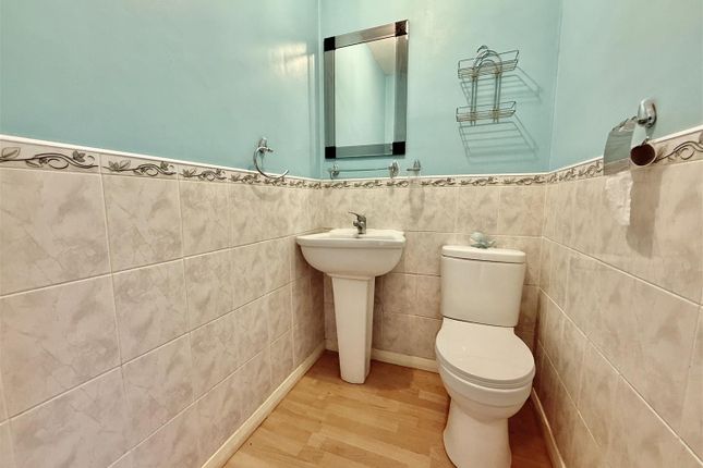 16, Jedburgh Close, Gateshead photo 5