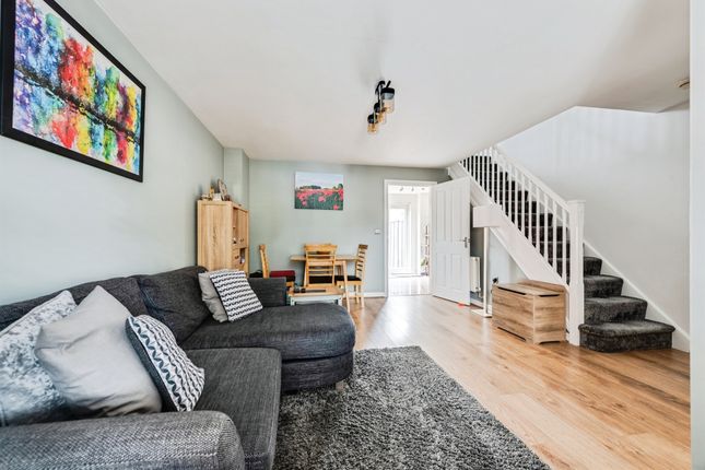 2, Mycroft Road, Swindon photo 4