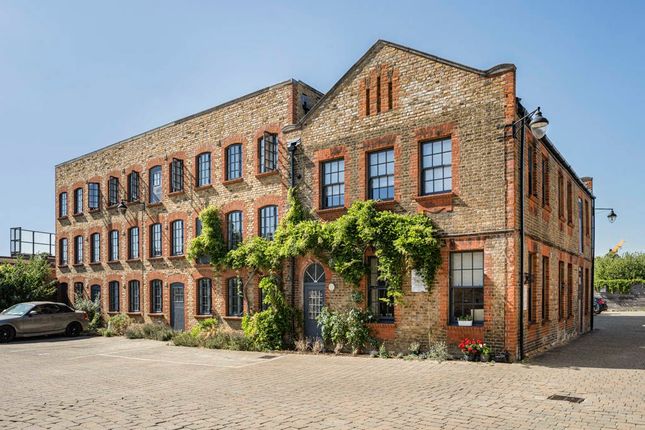1-bed flat on 8, Athelstan Place, Twickenham, £425,000
