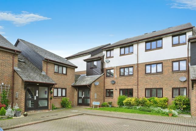 Thumbnail Flat for sale in Aylets Field, Harlow