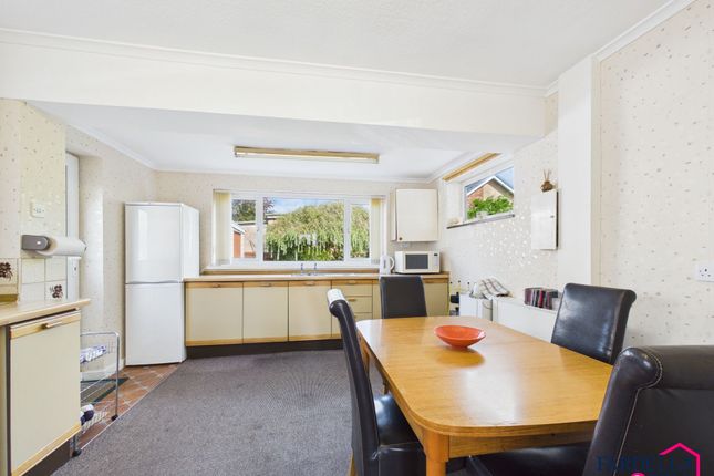 26 Minehead Avenue, Burnley photo 2
