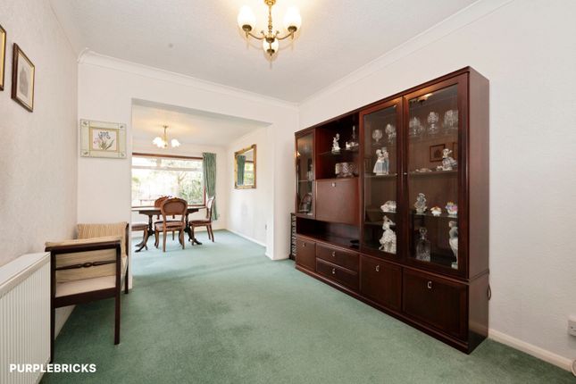 38, Cumberland Drive, Chessington photo 3