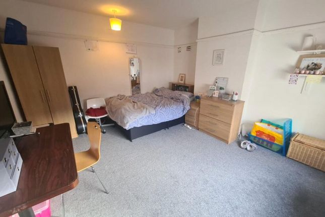 25, Bemerton St, London photo 2