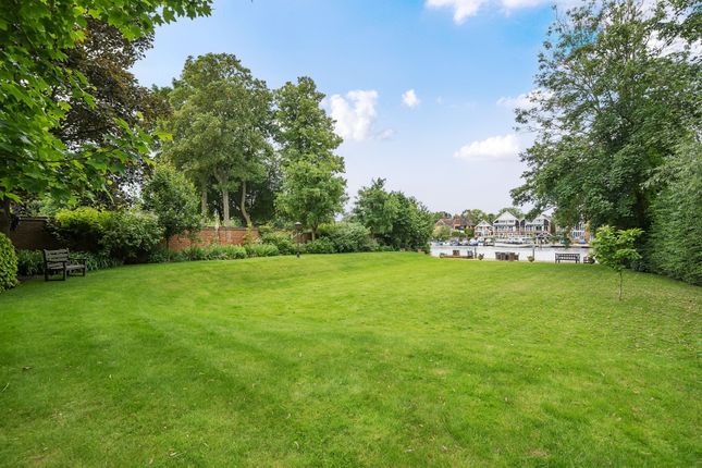 Thumbnail Flat for sale in Remenham Row, Wargrave Road, Henley-On-Thames, Berkshire