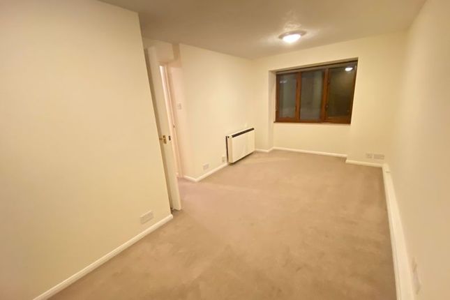 Studio for sale in Cromwell Place, Station Road, Redhill