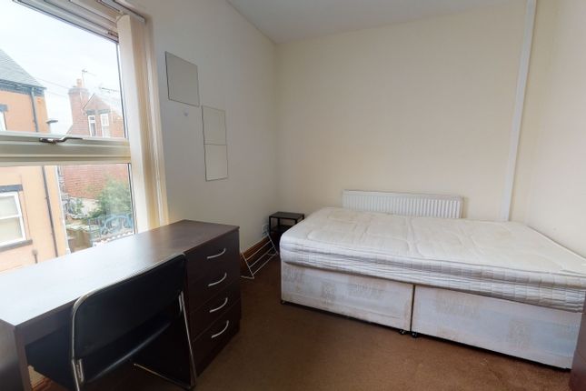 Terraced house to rent in Chiswick Terrace, Hyde Park, Leeds