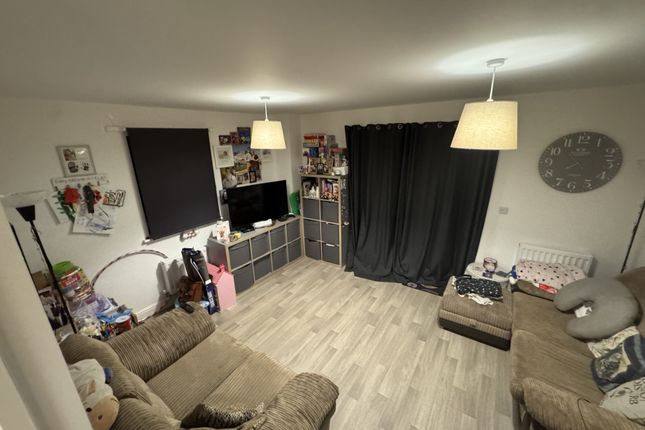 40, Harrier Way, Market Deeping photo 3