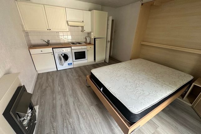 27, Tavistock Court, Nottingham photo 5