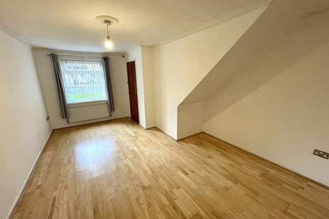 7 Ffordd Tollborth, Llansamlet photo 2