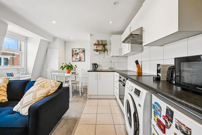 Flat 3, 29A, Abbey Parade, Colliers Wood photo 4