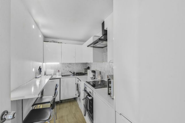 Blaker Road, London photo 4