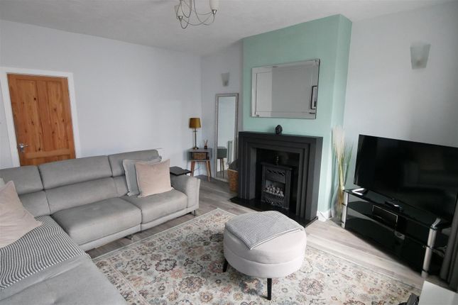 4, Baghill Road, Wakefield photo 3