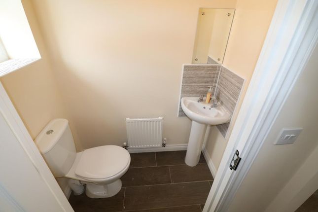 6, Salix Close, Coventry photo 4