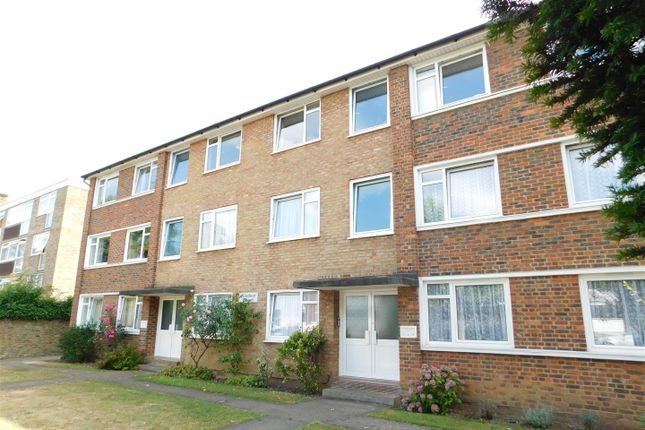 Flat to rent in Palace Road, Kingston Upon Thames