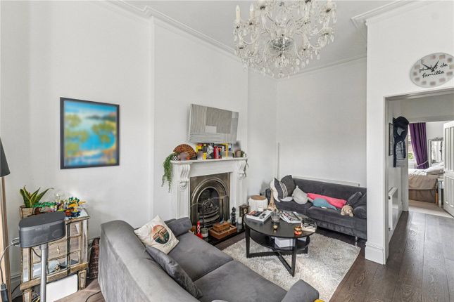 Flat C, 13, Aldridge Road Villas, London photo 3