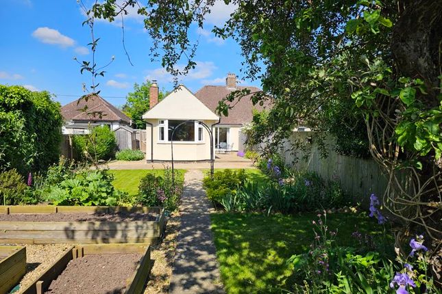 Semi-detached bungalow for sale in Oxford Road, Kidlington