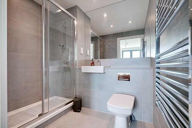 En Suite Shower Room.Jpg