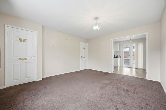 28 Highfield Park, Rossendale photo 3