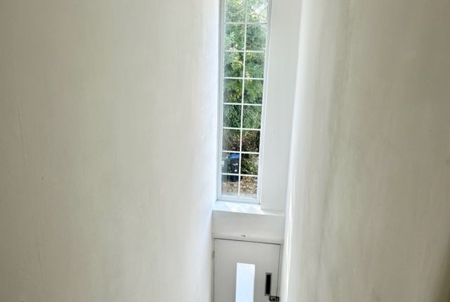 6, Berkeley Court, Southgate photo 2