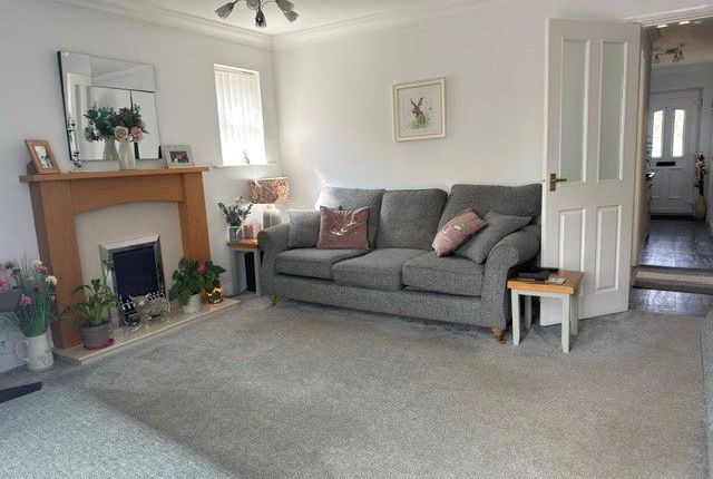 6, Axford Close, Nottingham photo 5