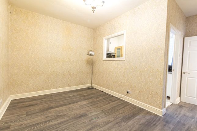 117, Bradford Road, West Yorkshire photo 3